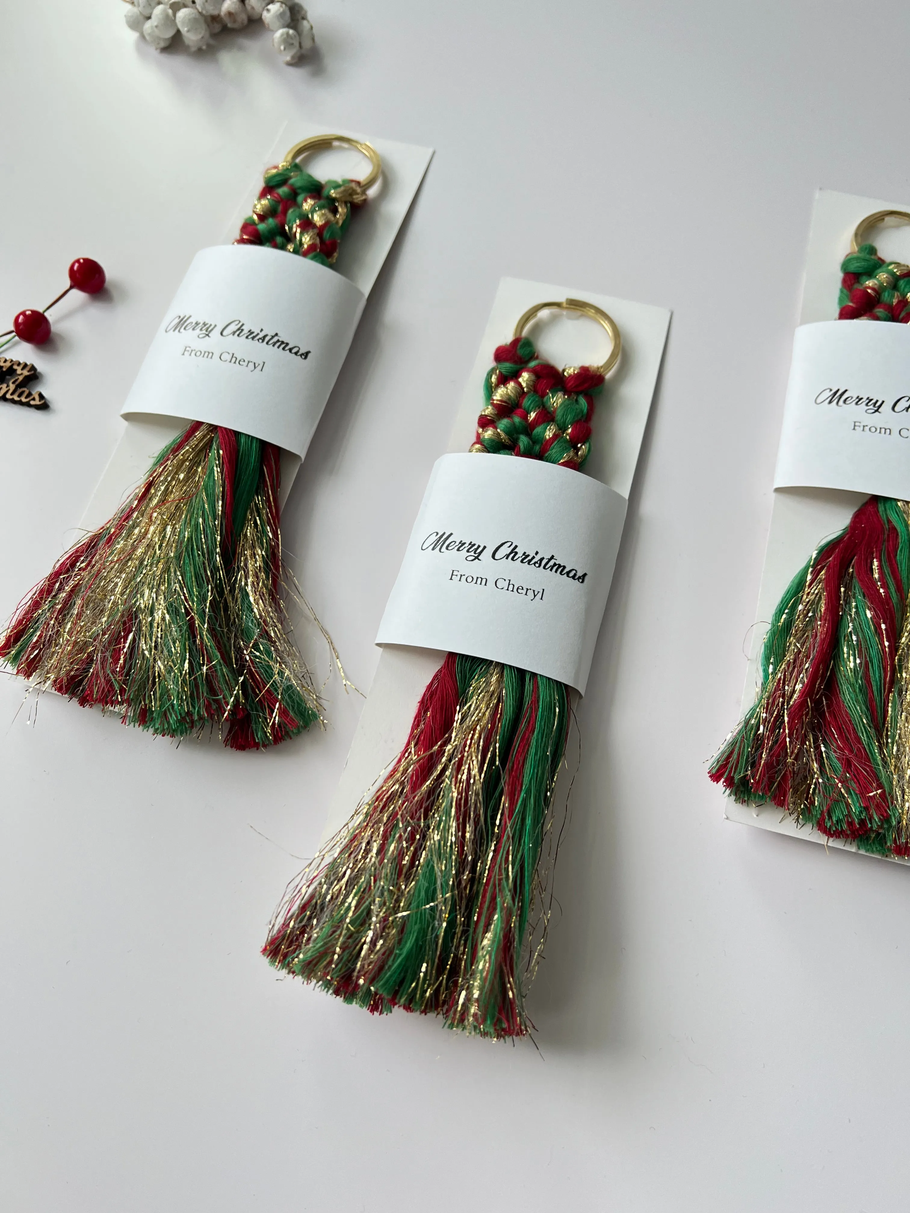 Christmas Keychain Gifts for Guests - Personalized Macrame Favors in Red and Green