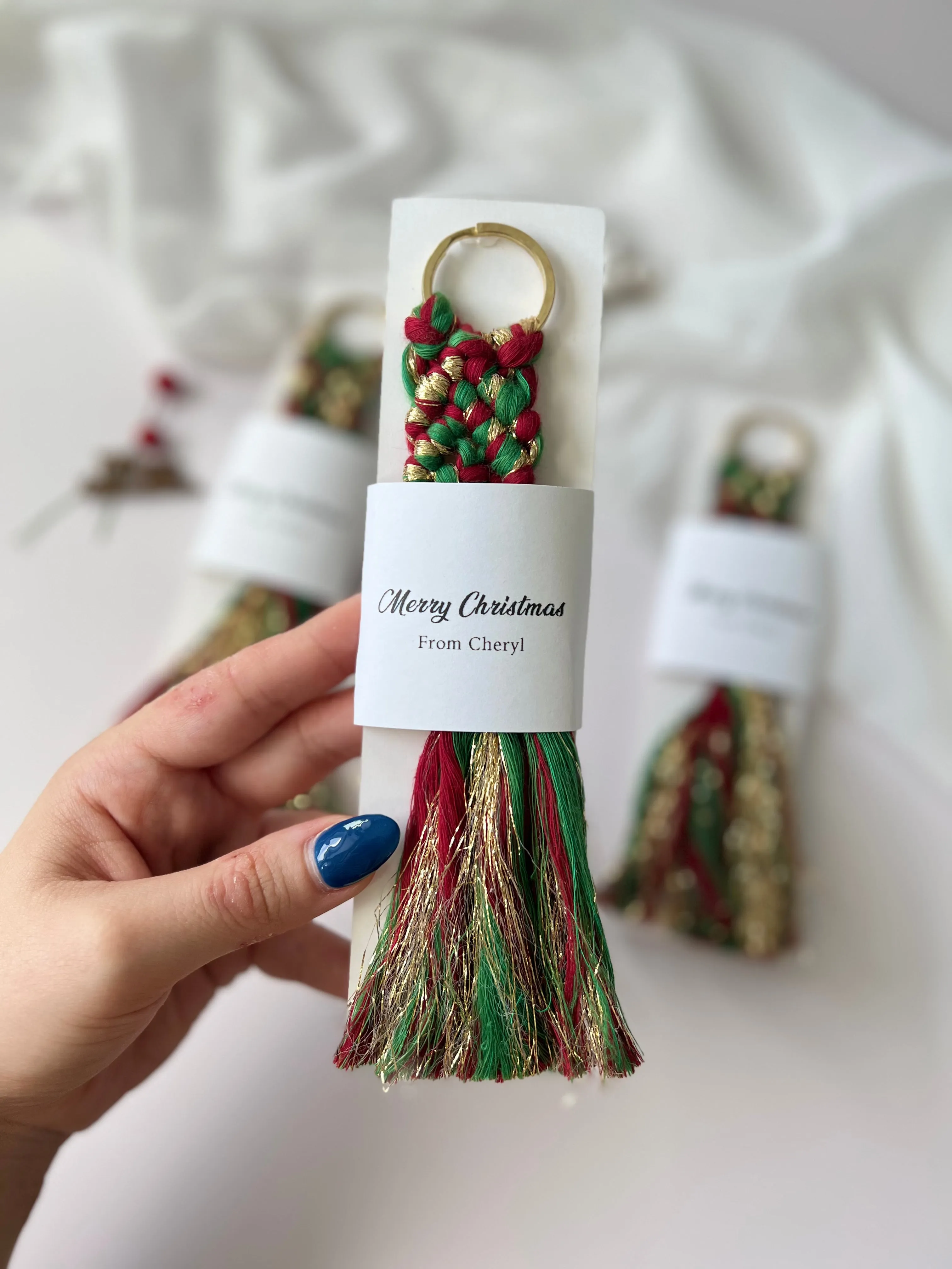 Christmas Keychain Gifts for Guests - Personalized Macrame Favors in Red and Green