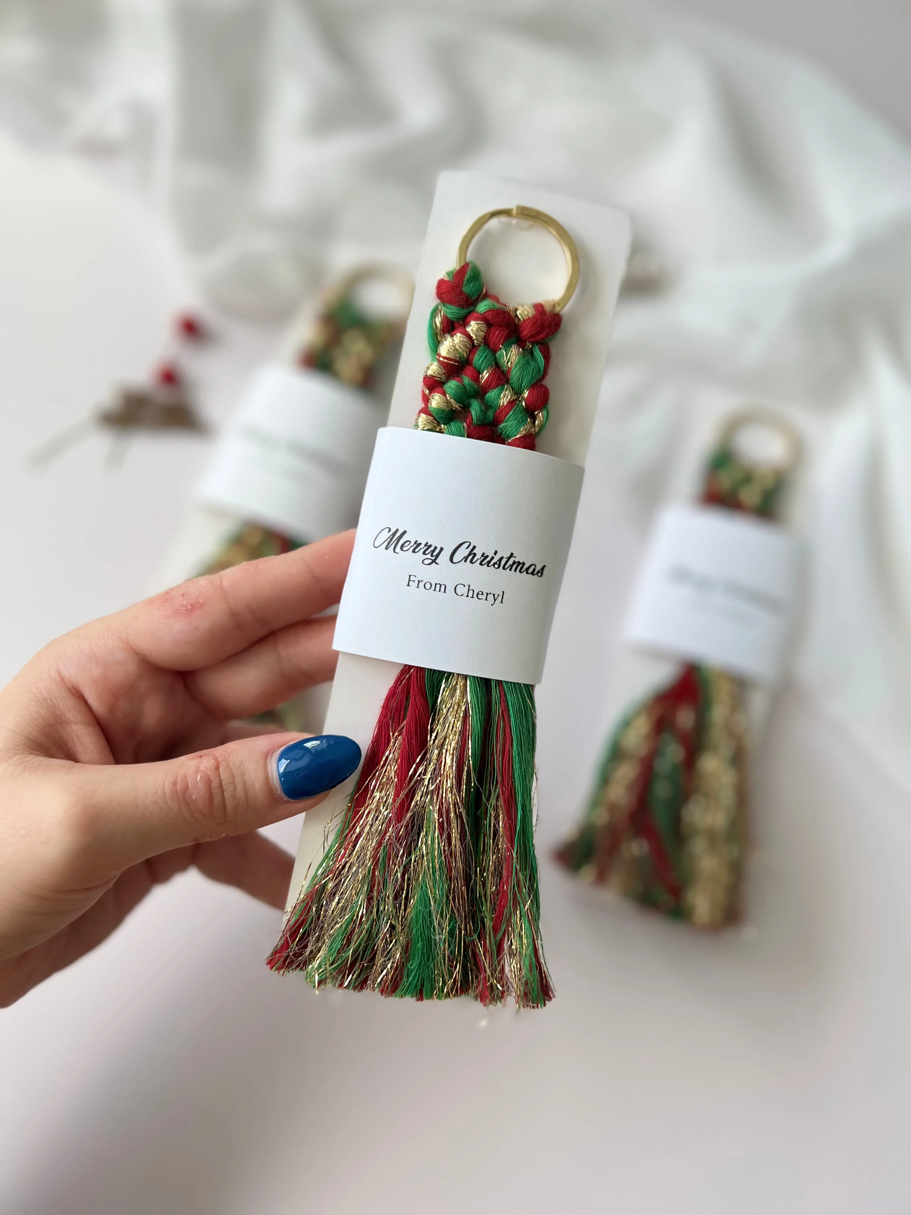 Christmas Keychain Gifts for Guests - Personalized Macrame Favors in Red and Green