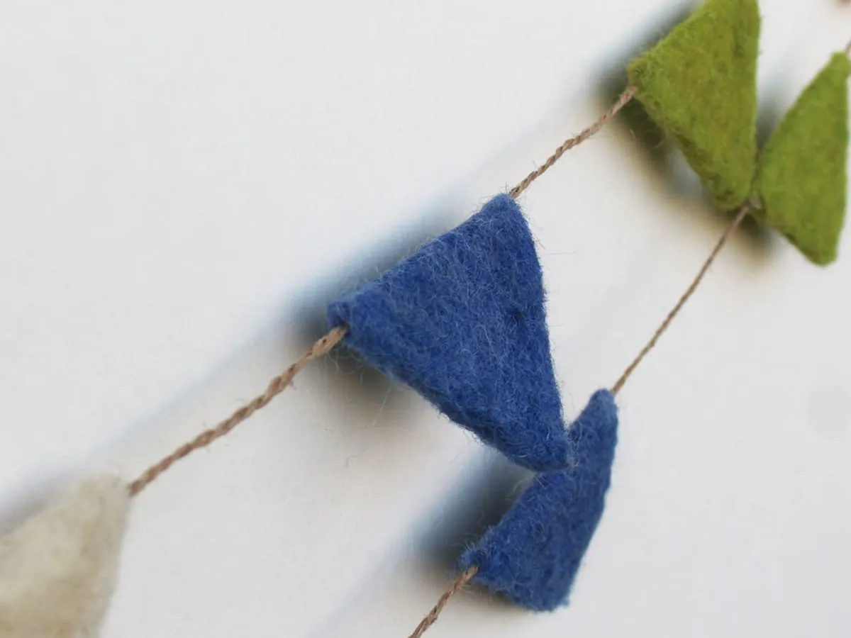 De Kulture Handmade Premium Wool Felt Triangle Garland Eco Friendly Christmas Tree Ornament Home Office Wedding Party Holiday Decoration Banner 48 Inches Long GREEN INDIGO & OFF WHITE SET OF 2