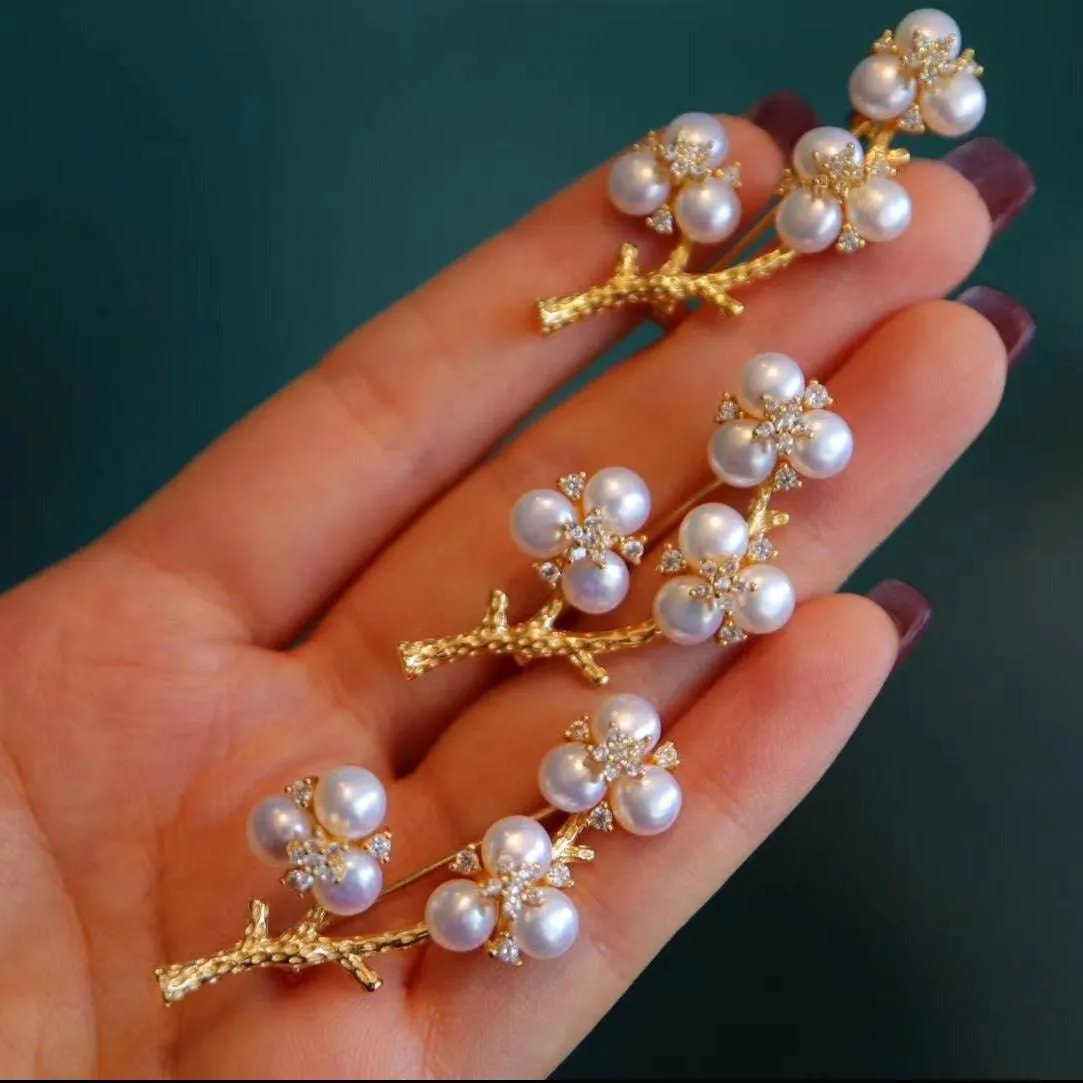 Freshwater Pearls Blossom Brooch