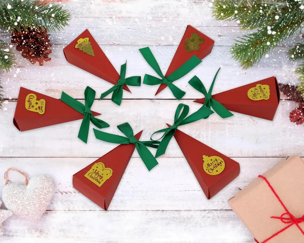 Red Triangle Christmas cookie bakery boxes x 12 pcs  with ribbon